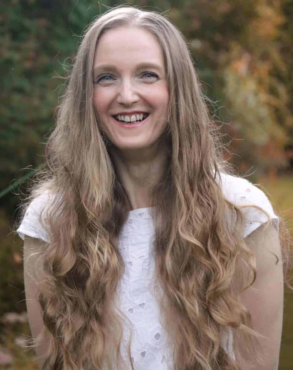 Rachael Woolley Mindset and Emotional Wellbeing Coach for Stress-Relief and Embrace Self-Worth